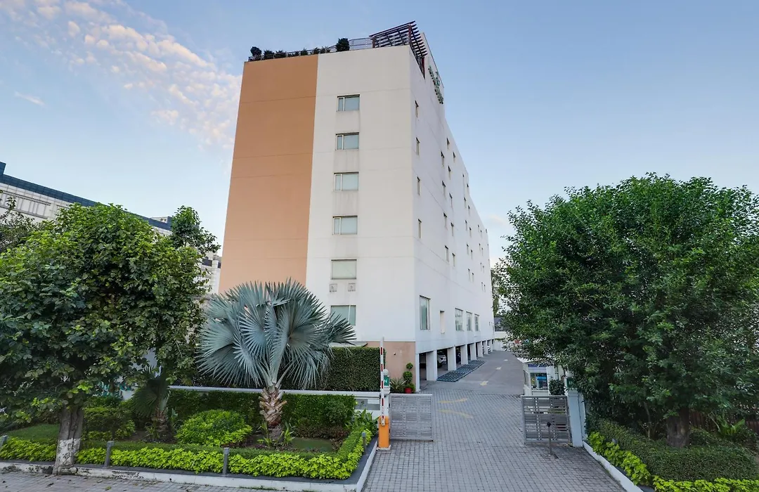 Lemon Tree Hotel Chandigarh-1